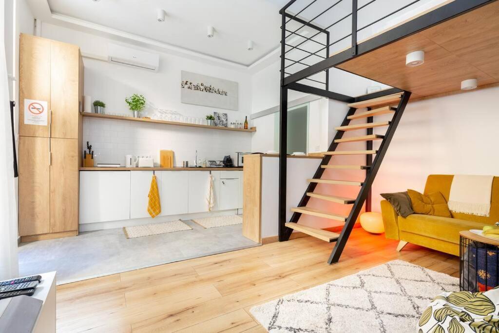 Stylish And Smart Apartment In The Center Budapeste Exterior foto