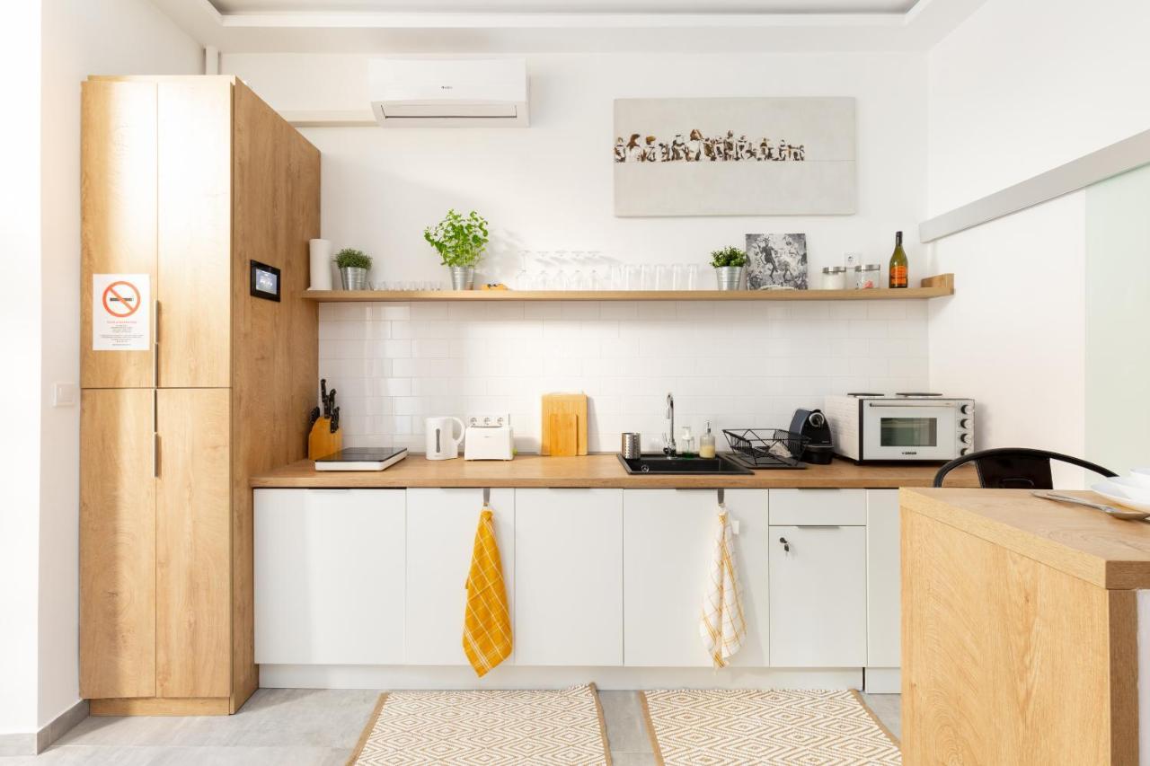 Stylish And Smart Apartment In The Center Budapeste Exterior foto